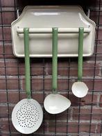 Lepelrek reseda groen / creme emaille, Antiek en Kunst, Antiek | Emaille, Ophalen of Verzenden