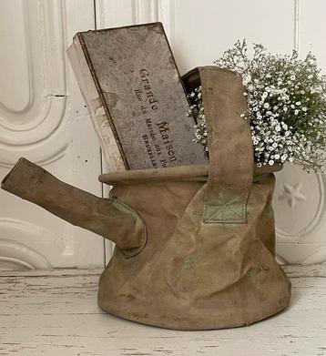 Brocante oude waterzak / watertas met tuit beschikbaar voor biedingen