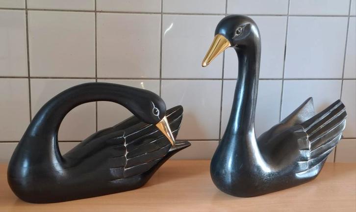 Zwanenpaar.  Zwart. Houtsnijwerk. 42/37 cm~43/22 cm., Huis en Inrichting, Woonaccessoires | Wanddecoraties, Zo goed als nieuw