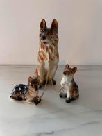 Herderhond met pups - Keramiek beeld, Verzamelen, Beelden en Beeldjes, Ophalen of Verzenden, Zo goed als nieuw, Dier