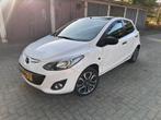 Mazda 2 1.3 Bifuel GT 62KW 5DRS 2013 Wit, Auto's, Mazda, Voorwielaandrijving, 15 km/l, Zwart, 4 cilinders