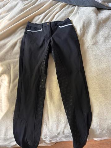 Nette rijkleding te koop beschikbaar voor biedingen