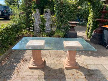 Tuintafel met glasplaat beschikbaar voor biedingen