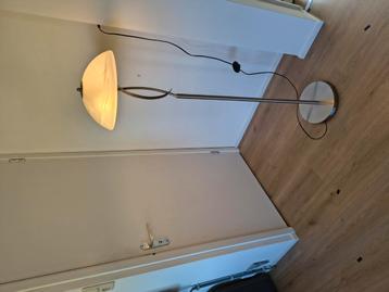 Vloerlamp  beschikbaar voor biedingen