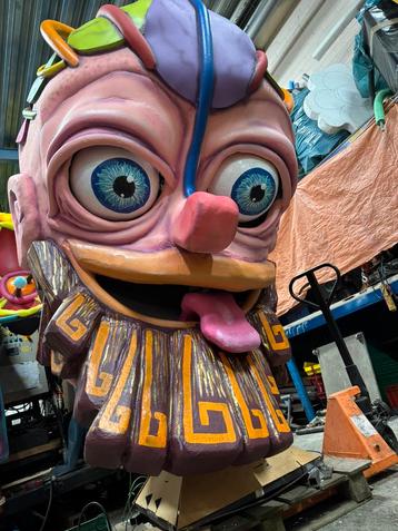 Tiki god hoofd beschikbaar voor biedingen