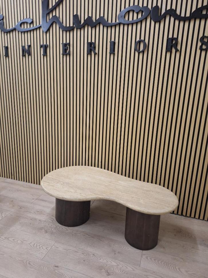 salontafel travertin model Douglas van Richmond Interiors, Huis en Inrichting, Tafels | Salontafels, Nieuw, Minder dan 50 cm, 50 tot 100 cm