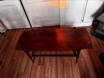 Louis van Teeffelen Webe salontafel uit de jaren 60. beschikbaar voor biedingen