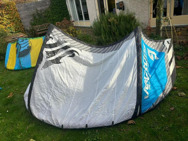 Cabrinha Vector kites 7m + 9m met Bar, Watersport en Boten, Kitesurfen, Gebruikt, Kite, 9 m², Geen board, Ophalen of Verzenden