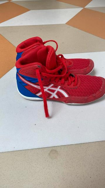 Worstelschoenen maat 31 32 Asics beschikbaar voor biedingen