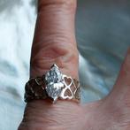 925 zilveren ring "hartjes" met geslepen kristal, maat 16.25, Sieraden, Tassen en Uiterlijk, Ringen, Zo goed als nieuw, Verzenden