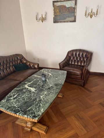 Klassieke lederen bank en fauteuil set beschikbaar voor biedingen