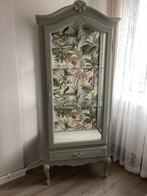 Leuke brocante vitinekast Queen Ann, Ophalen