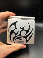 Gameboy advance sp tribal editie, Spelcomputers en Games, Spelcomputers | Nintendo Game Boy, Ophalen of Verzenden, Zo goed als nieuw