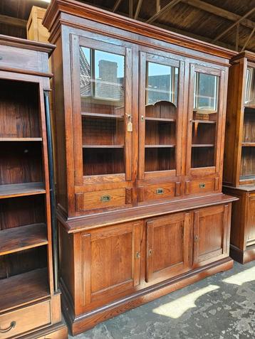 Prachtige Engelse buffetkast / vitrinekast / boekenkast  beschikbaar voor biedingen