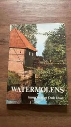 Watermolens tussen Vecht en Oude IJssel, Ophalen of Verzenden, Zo goed als nieuw, J. Bouwhuis