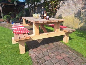 * extra robuuste picknicktafel HUFTERPROOF tot 14 pers beschikbaar voor biedingen