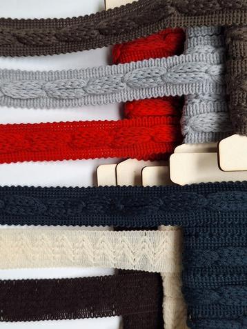 6 rollen super mooi gebreid band van 3 cm breed beschikbaar voor biedingen