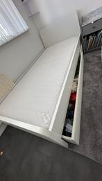 IKEA bed, 85 tot 100 cm, Ophalen of Verzenden, Zo goed als nieuw, Matras