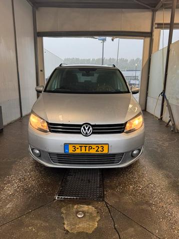 Volkswagen Touran 1.6 TDI 77KW DSG 7P 2010 Grijs beschikbaar voor biedingen