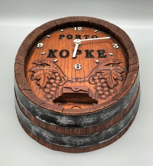 Decoratieve vintage wandklok van Kopke Porto, Huis en Inrichting, Woonaccessoires | Klokken, Zo goed als nieuw, Wandklok, Analoog
