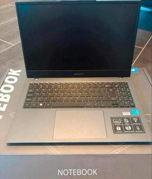 Medion Akoya, Computers en Software, Windows Laptops, Zo goed als nieuw, 15 inch, Ophalen