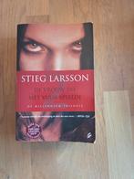 Stieg Larsson - De vrouw die met vuur speelde, Ophalen of Verzenden, Zo goed als nieuw, Stieg Larsson