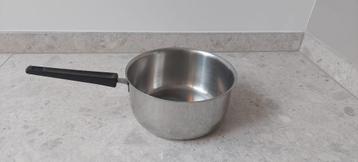 Grote steelpan beschikbaar voor biedingen