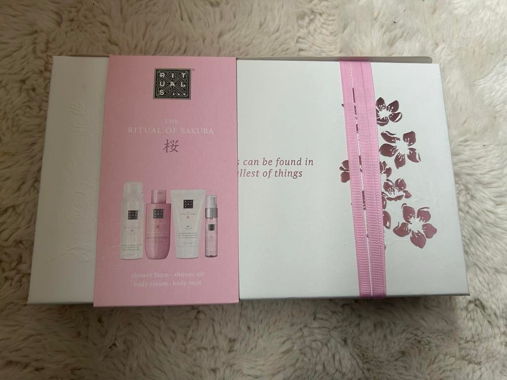 Rituals Sakura Cadeauset - Nieuw, Ophalen of Verzenden, Nieuw, Bodylotion, Crème of Olie