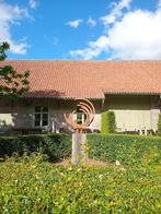 Stalen kunstwerk op hardhouten sokkel, Ophalen of Verzenden, Nieuw, Metaal, Abstract beeld