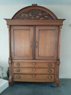 Antiek Drents boog kabinet pastoorskast met houtsnijwerk, Ophalen