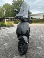 Vespa sprint notte, Fietsen en Brommers, Scooters | Vespa, Ophalen, Vespa S, Zo goed als nieuw, Benzine