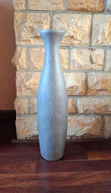 Slanke Vaas - Zo Goed Als Nieuw - 60cm beschikbaar voor biedingen