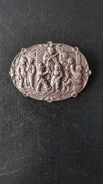 Grote oude zilveren broche, vioolspeler en dansende mensen, Overige materialen, 4 tot 7 cm, Ophalen of Verzenden, Zo goed als nieuw