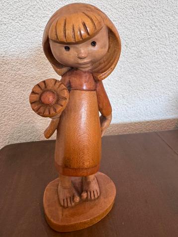 Vintage ANRI meisje met bloem ‘happy children’ beeldje beschikbaar voor biedingen