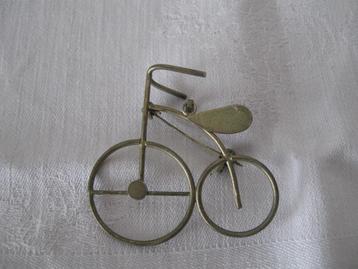 FIETSJE ouderwets koper broche hanger beschikbaar voor biedingen