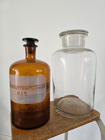 Grote apothekersfles Caliumpermanganaat met dop €25 beschikbaar voor biedingen