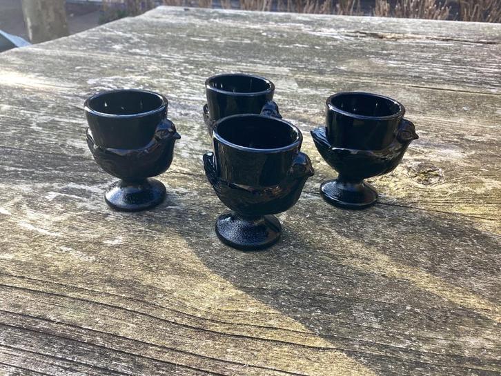 Vintage Eierdopjes Luminarc Zwart Kip Haan Eierdop, Antiek en Kunst, Antiek | Servies compleet, Ophalen