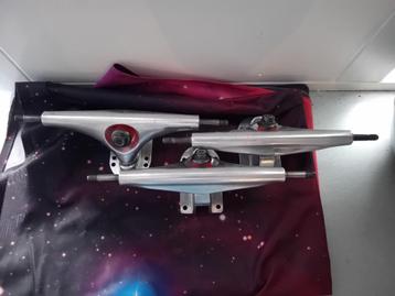 Set longboard trucks  beschikbaar voor biedingen