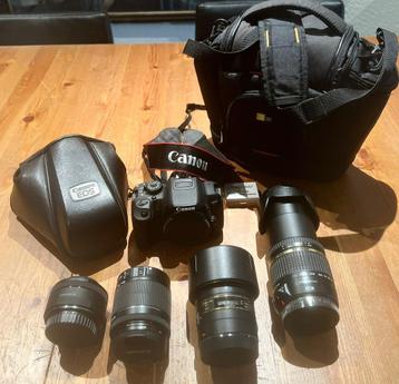 Complete Canon EOS 700D set met 4 lenzen, tas & accessoires beschikbaar voor biedingen