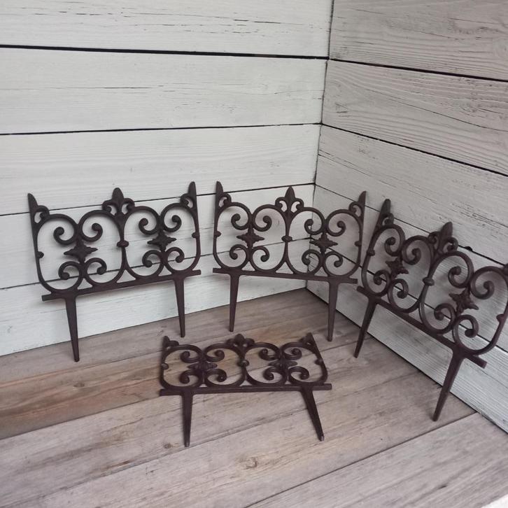 Set van 4 gietijzeren tuinhekjes / borderhekjes., Antiek en Kunst, Curiosa en Brocante, Ophalen of Verzenden