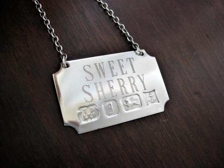 Zilver Engels Zilveren Fles- of Karaf Etiket - SWEET SHERRY, Antiek en Kunst, Antiek | Goud en Zilver, Zilver, Ophalen of Verzenden