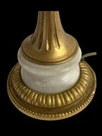 Antieke marmeren tafellamp vuurverguld  details, Antiek en Kunst, Antiek | Lampen, Ophalen of Verzenden