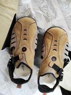 Nieuwe outdoor wandelsandalen met dichte neus Montrex 36, Verzenden, Beige, Nieuw, Wandelschoenen