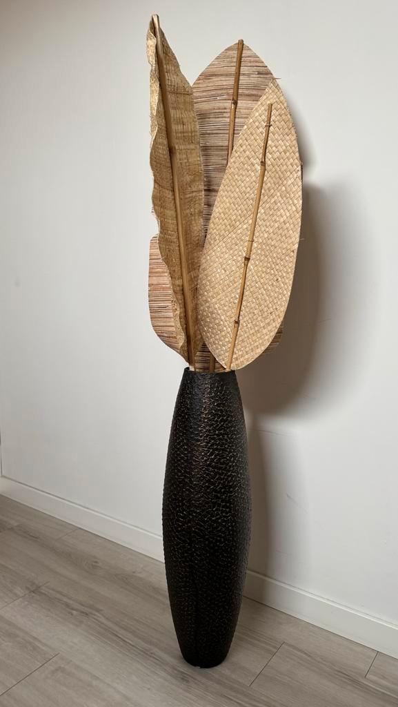 Luxe Vaas met Riet & Houten Bladeren, Antiek en Kunst, Antiek | Woonaccessoires, Ophalen of Verzenden