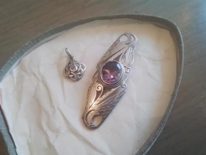 vintage Schotse broche, 1 Keltische knoop hanger, amethist, Sieraden, Tassen en Uiterlijk, Broches, Zo goed als nieuw, Zilver