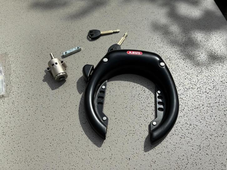 Abus ringslot + accuslot, Fietsen en Brommers, Fietsaccessoires | Fietssloten, Gebruikt, Ringslot, Ophalen of Verzenden