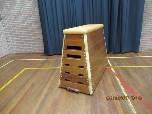 Turn- springkast, Sport en Fitness, Turnen, Zo goed als nieuw, Overige typen, Ophalen