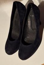 zwart suède pumps van Manfield,  mt38, Kleding | Dames, Schoenen, Pumps, Zwart, Nieuw, Ophalen of Verzenden