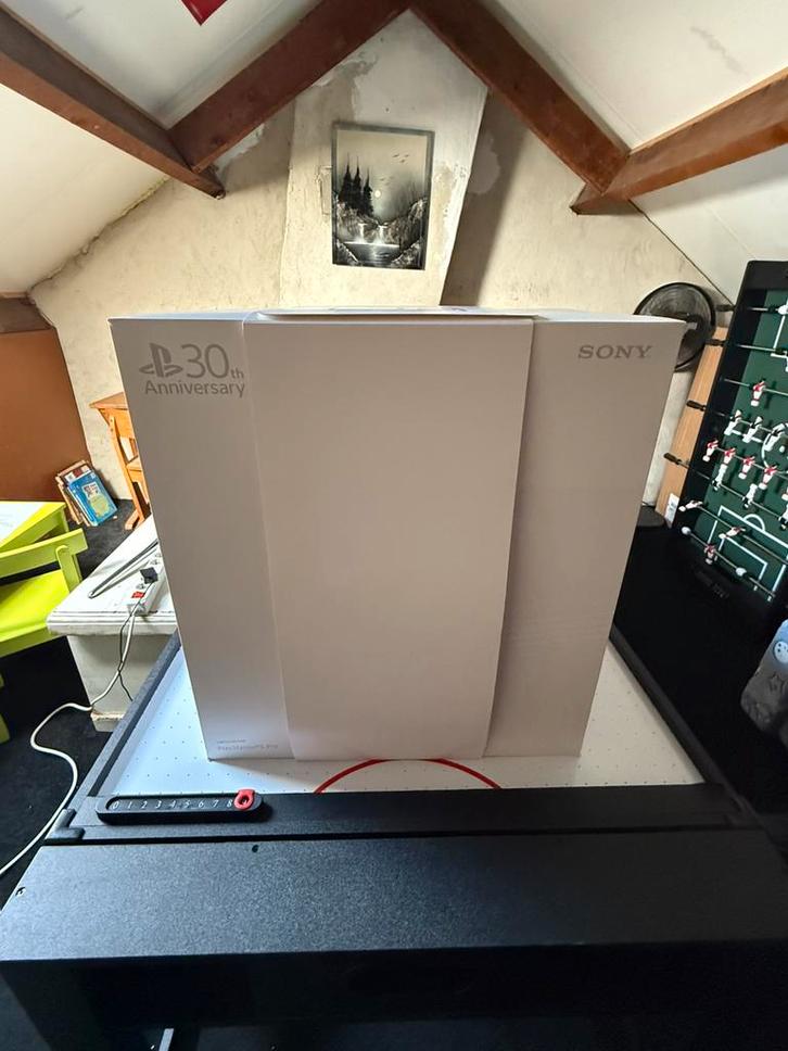 Nieuw ! Ps5 pro limited edition 30th anniversary bundle, Spelcomputers en Games, Spelcomputers | Sony PlayStation Consoles | Accessoires