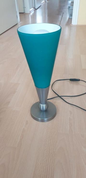 Groene Design Tafellamp met Zilveren Voet beschikbaar voor biedingen